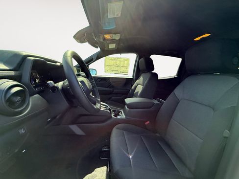 New 2026 Chevrolet Colorado W/T w/ WT Custom Package AWD/4WD image 9