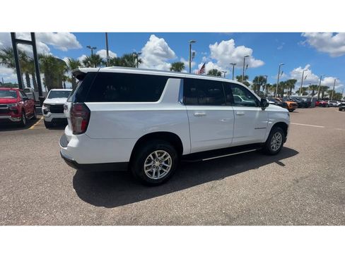 Used 2024 Chevrolet Suburban LT AWD/4WD image 2