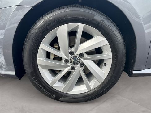 Used 2018 Volkswagen Passat 2.0T SE image 14