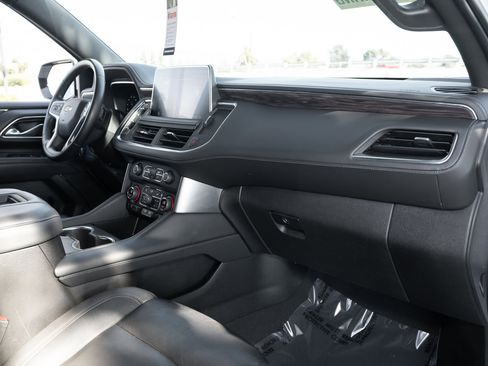 Used 2023 Chevrolet Suburban LT image 47