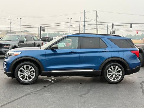 Used 2020 Ford Explorer XLT w/ Equipment Group 202A AWD/4WD image 7