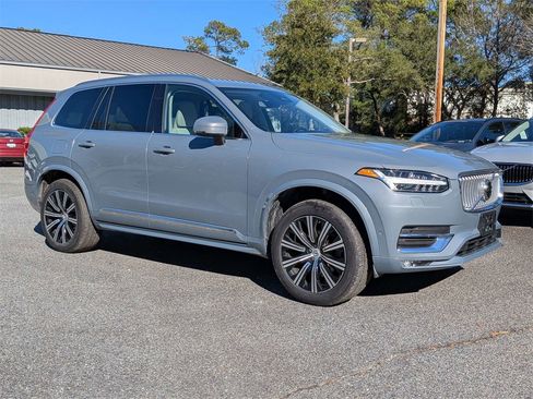 Certified 2023 Volvo XC90 B5 Plus image 2