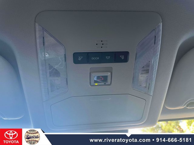 Used 2023 Toyota RAV4 LE AWD/4WD image 31