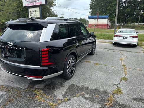 Used 2026 Hyundai Palisade Calligraphy FWD image 4