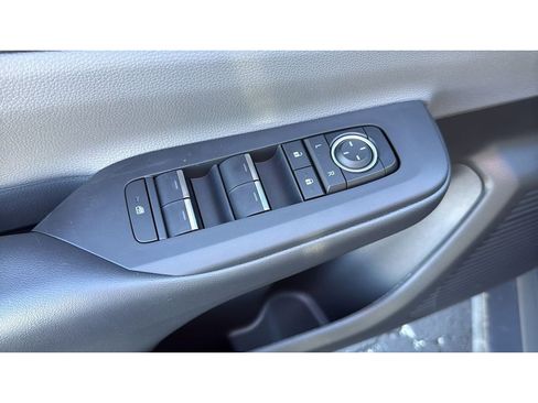 New 2026 Toyota Prius XLE image 9