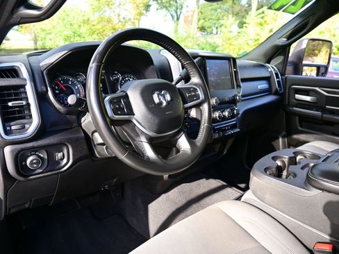 Used 2024 RAM 3500 Big Horn image 15