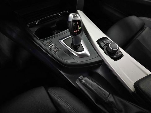 Used 2018 BMW 320i xDrive Sedan image 23