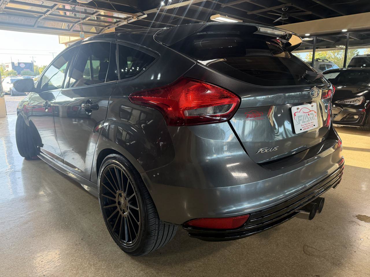 Used 2017 Ford Focus ST FWD image 5
