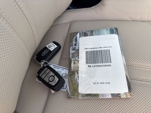 Used 2024 Ford Expedition Max Platinum image 25