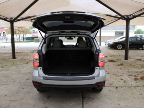 Used 2014 Subaru Forester 2.5i Touring image 9