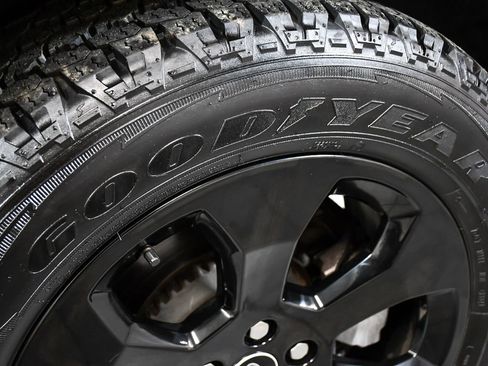 Used 2023 Land Rover Defender 110 X-Dynamic SE image 86