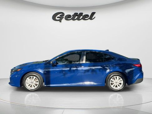 Used 2025 Toyota Camry LE w/ Convenience Package FWD image 8