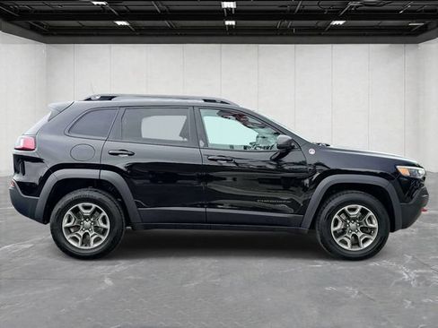 Used 2019 Jeep Cherokee Trailhawk AWD/4WD image 4