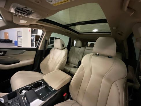 Used 2023 Acura MDX SH-AWD image 11