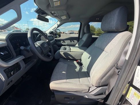 Used 2024 Ford F250 XLT w/ XLT Premium Package AWD/4WD image 2