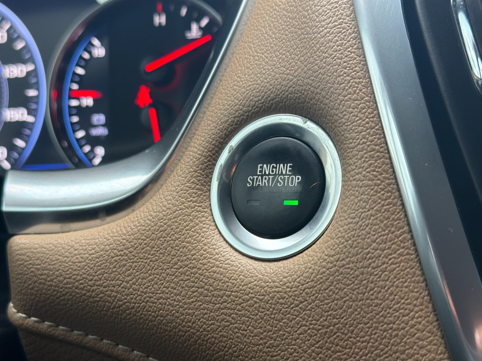 Used 2023 Chevrolet Traverse Premier FWD image 26