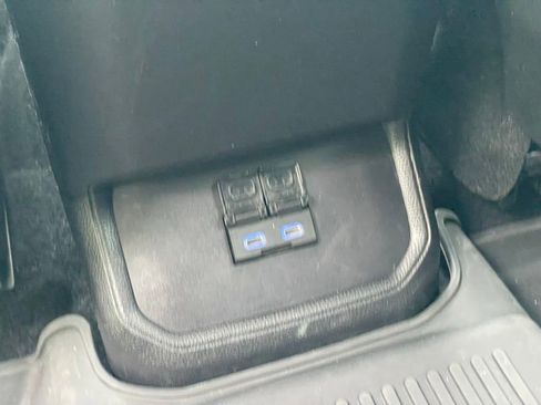 Used 2022 Toyota Highlander XSE FWD image 22
