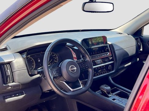 Used 2022 Nissan Pathfinder SL AWD/4WD image 9