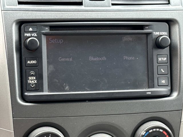 Used 2013 Toyota Corolla LE FWD image 19