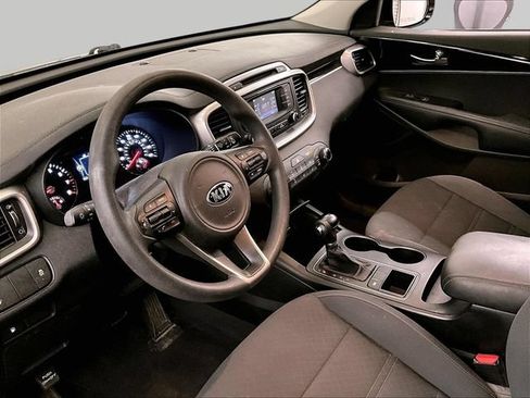 Used 2016 Kia Sorento FWD image 12