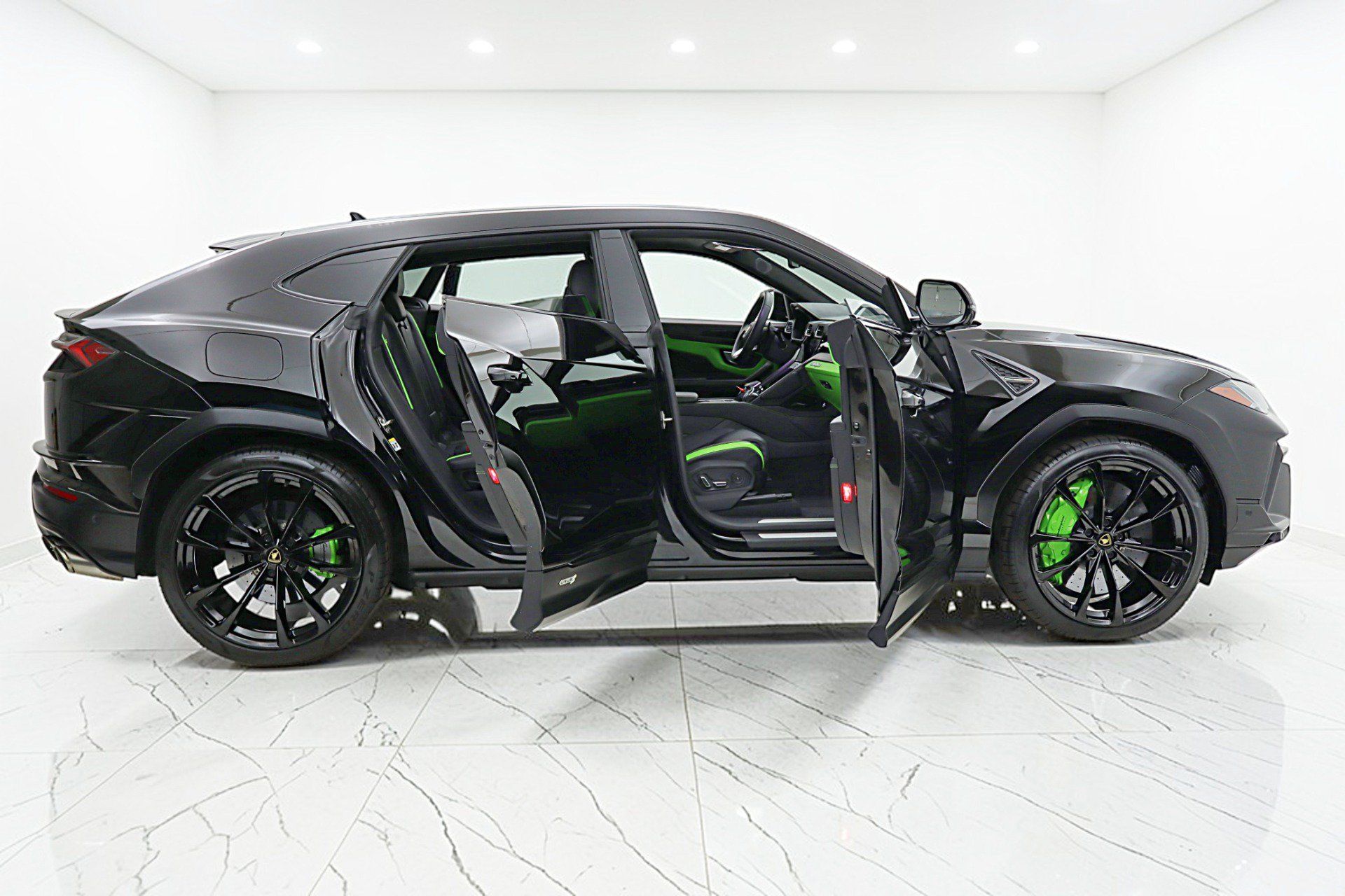 Used 2024 Lamborghini Urus S AWD/4WD image 25