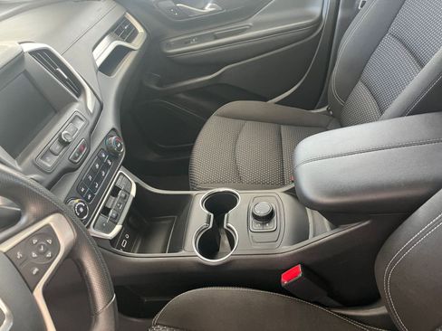 Used 2024 GMC Terrain SLE FWD image 40