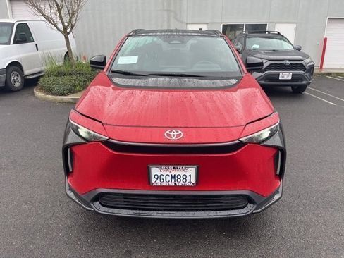 Used 2023 Toyota bZ4X XLE image 2