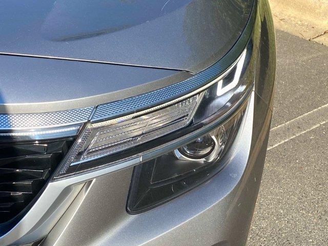 Used 2023 Kia Seltos S w/ Navigation Package FWD image 5