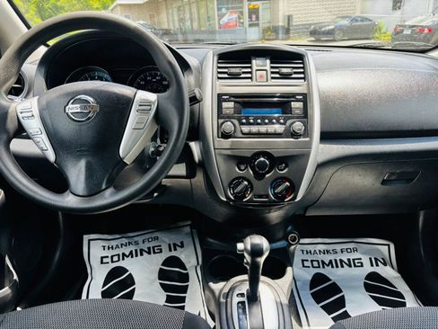 Used 2018 Nissan Versa SV FWD image 6