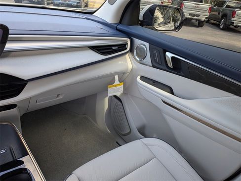 New 2026 Buick Enclave Avenir w/ Super Cruise Package image 18