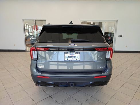 Used 2025 Ford Explorer ST-Line AWD/4WD image 4