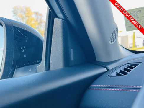 Used 2024 Nissan Sentra SR w/ SR Premium Package image 10