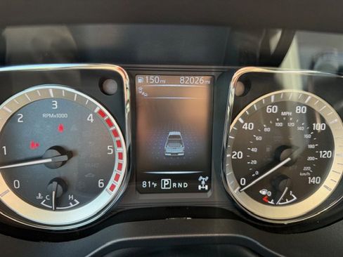 Used 2017 Nissan Titan SV image 19