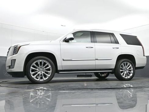 Used 2019 Cadillac Escalade Luxury image 40
