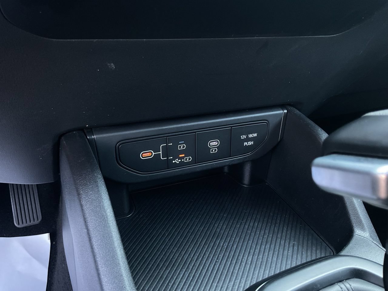 Used 2025 Kia K4 FWD image 28
