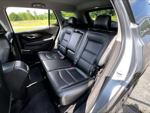 Used 2023 GMC Terrain SLT FWD image 22