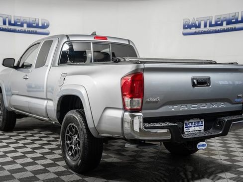 Used 2017 Toyota Tacoma SR5 image 4