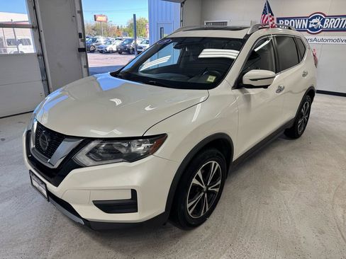 Used 2019 Nissan Rogue SV w/ Sun & Sound Touring Package AWD/4WD image 2