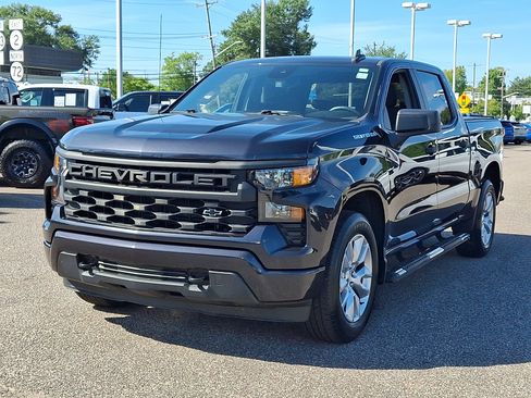 Used 2022 Chevrolet Silverado 1500 Custom RWD image 4