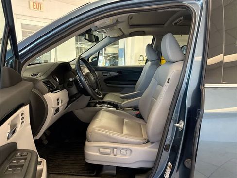 Certified 2017 Honda Pilot Touring image 16