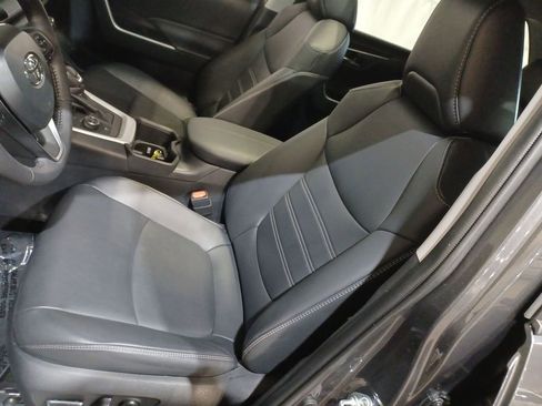 Used 2024 Toyota RAV4 XLE Premium image 13