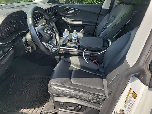 Used 2022 Audi Q8 Prestige AWD/4WD image 5