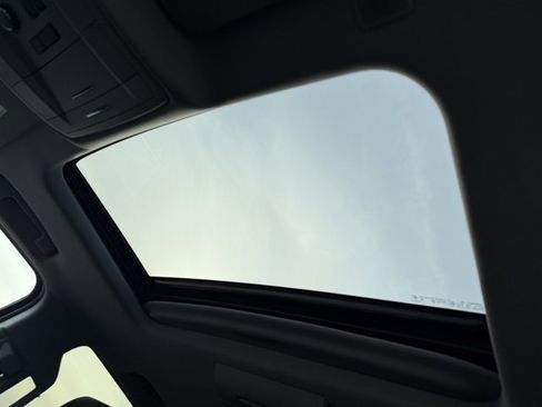 Used 2018 Chevrolet Tahoe Premier image 33