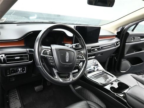Used 2023 Lincoln Nautilus Reserve w/ Luxury Package image 16