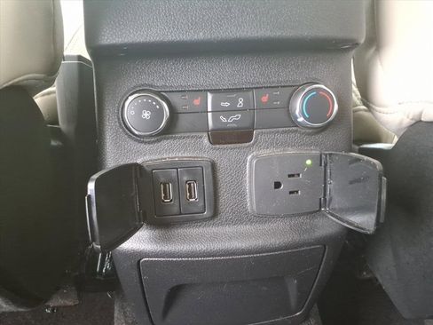Used 2018 Ford Explorer Platinum image 23
