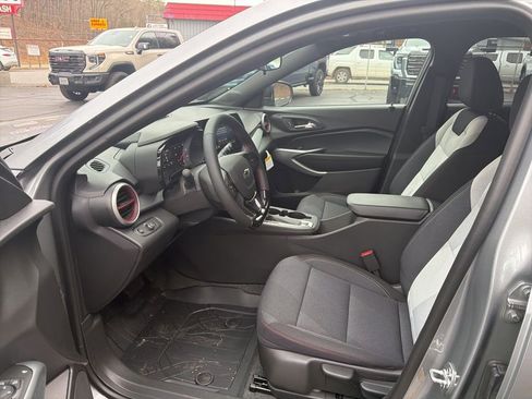 New 2026 Chevrolet Trax RS w/ Sunroof Package image 8