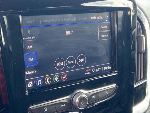 Certified 2023 Chevrolet Traverse LT image 9