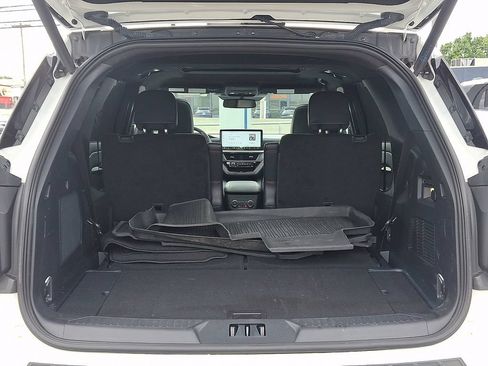 Used 2025 Ford Explorer ST AWD/4WD image 28