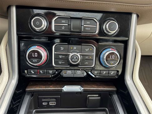 Used 2021 GMC Yukon Denali w/ Denali Ultimate Package image 31