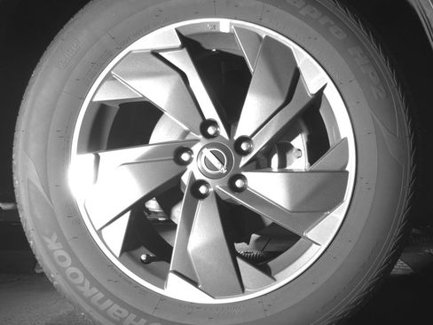 Used 2025 Nissan Rogue SV AWD/4WD image 13